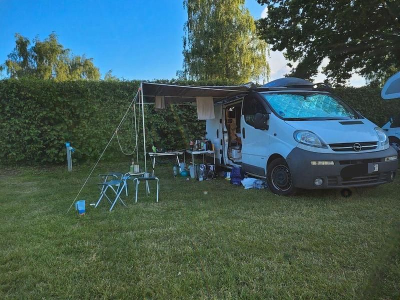 Gebraucht Opel Vivaro 82 PS (60 kW) 2003 Weiß Van / Kleinbus