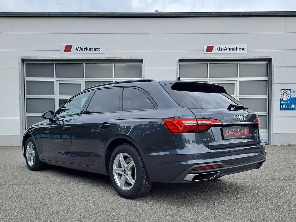 Gebraucht Audi A4 163 PS (119 kW) 2022 Grau Kombi