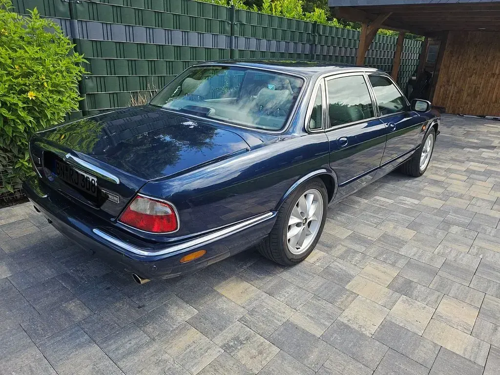 Gebraucht Jaguar XJ Executive 284 PS (208 kW) 2002 Blau Limousine