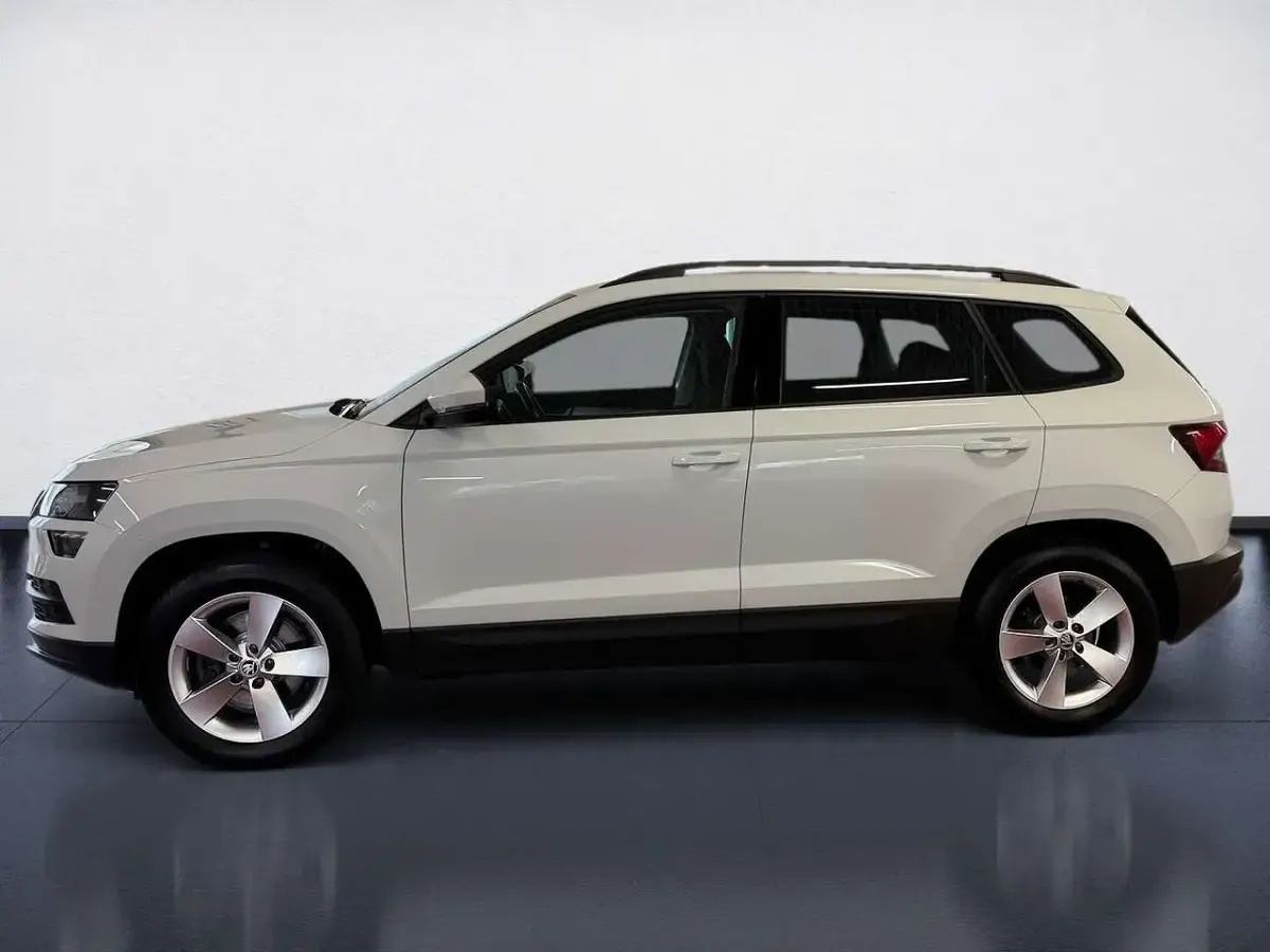 Gebraucht Skoda Karoq Ambition 150 PS (110 kW) 2022 Moonweiß perleffekt SUV