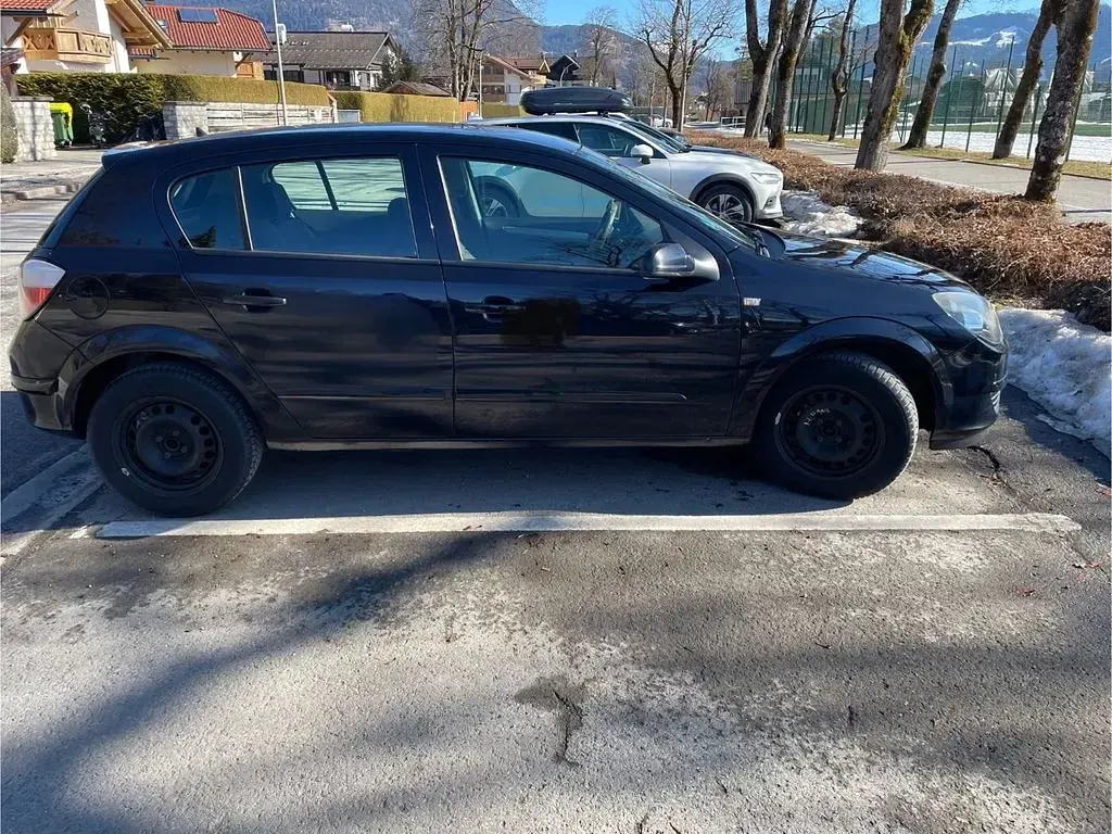 Brugt Opel Astra 105 HK (77 kW) 2005 Sort Sedan