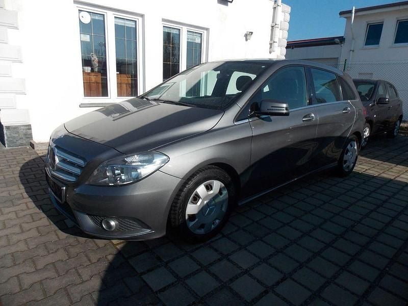Gebraucht Mercedes B180 122 PS (89 kW) 2012 Grau Van / Kleinbus
