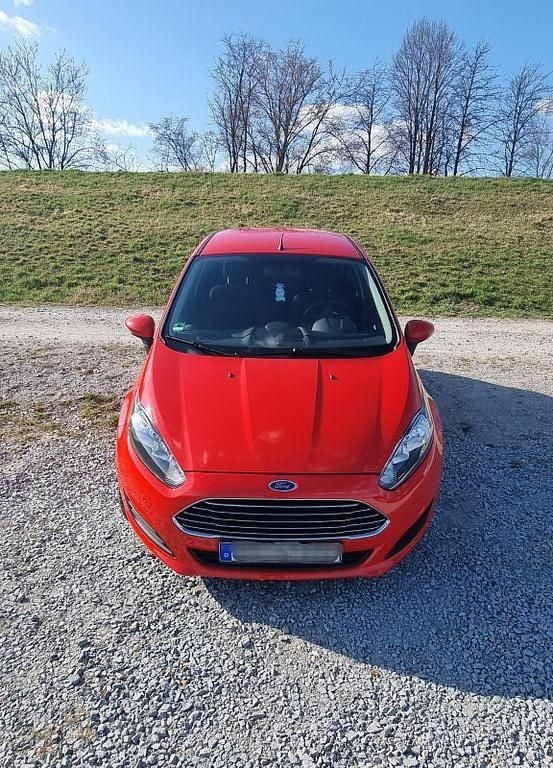 Gebraucht Ford Fiesta SYNC Edition 80 PS (58 kW) 2013 Rot Kleinwagen