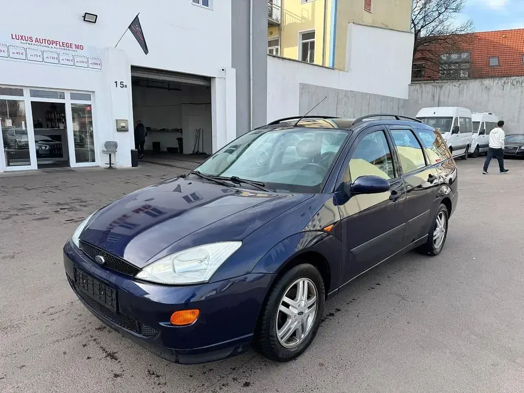 Używany Ford Focus 101 KM (74 kW) 2001 Niebieski Sedan/Limuzyna