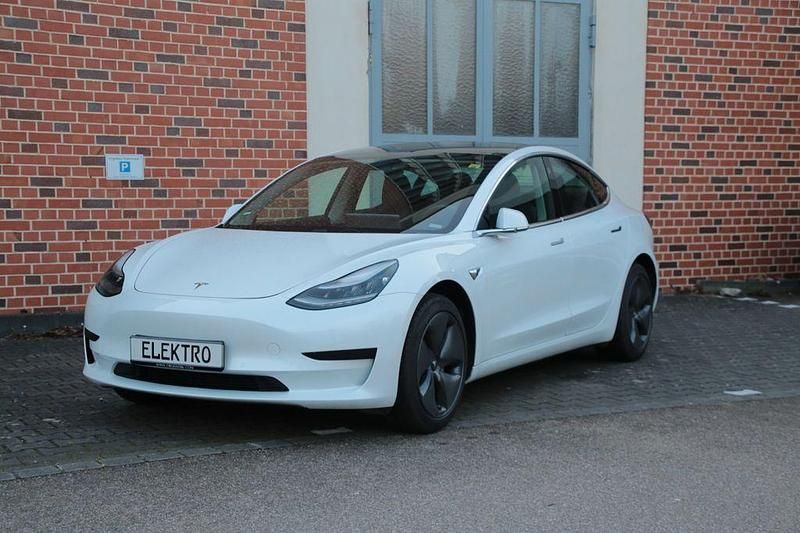 Gebraucht Tesla Model 3 Standard Range 225 kW (306 PS) 2019 Weiß Limousine