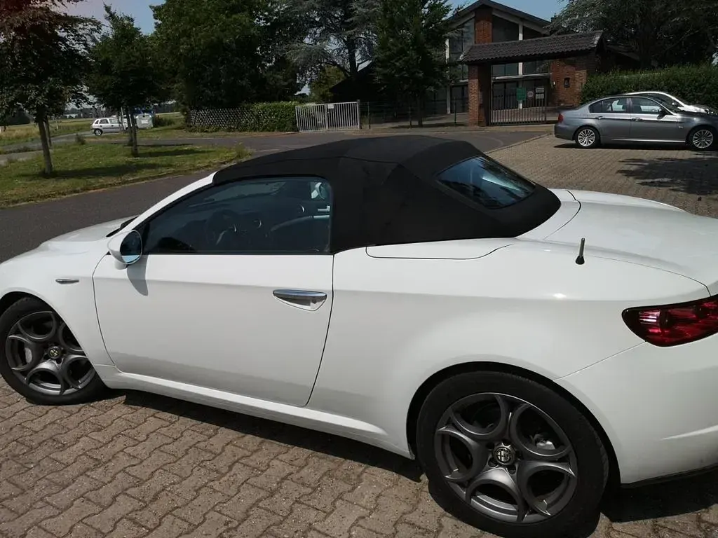 Gebraucht Alfa Romeo Spider 200 PS (147 kW) 2009 Weiß Cabrio
