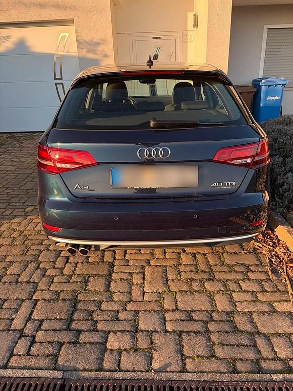 Gebraucht Audi A3 Sportback 184 PS (135 kW) 2019 Blau Kleinwagen