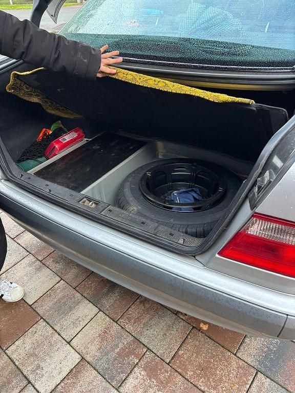 Gebraucht Mercedes E240 Classic 170 PS (125 kW) 1999 Limousine