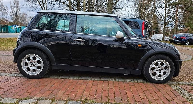 Usado Mini Cooper 116 HP (85 kW) 2004 Preto Citadino