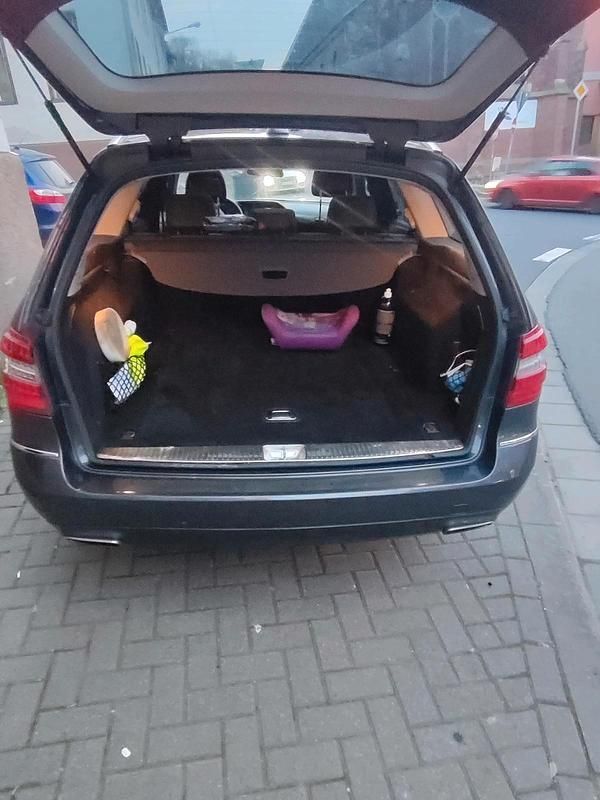 Gebraucht Mercedes E350 265 PS (194 kW) 2013 Grau Kombi