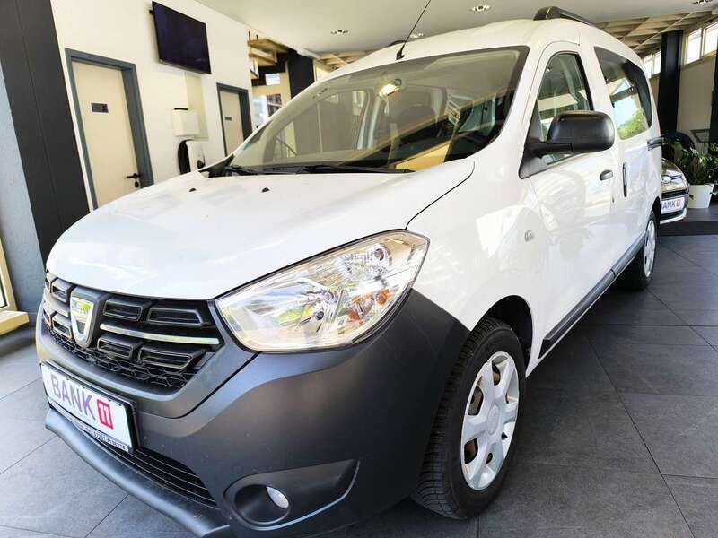 Weiß Gebraucht 2018 Dacia Dokker Ambiance Van | 11.990 € (Fairer Preis) - Bild 1/4