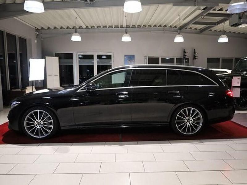 Gebraucht Mercedes E350 AMG line 258 PS (189 kW) 2017 Schwarz  unilack Kombi
