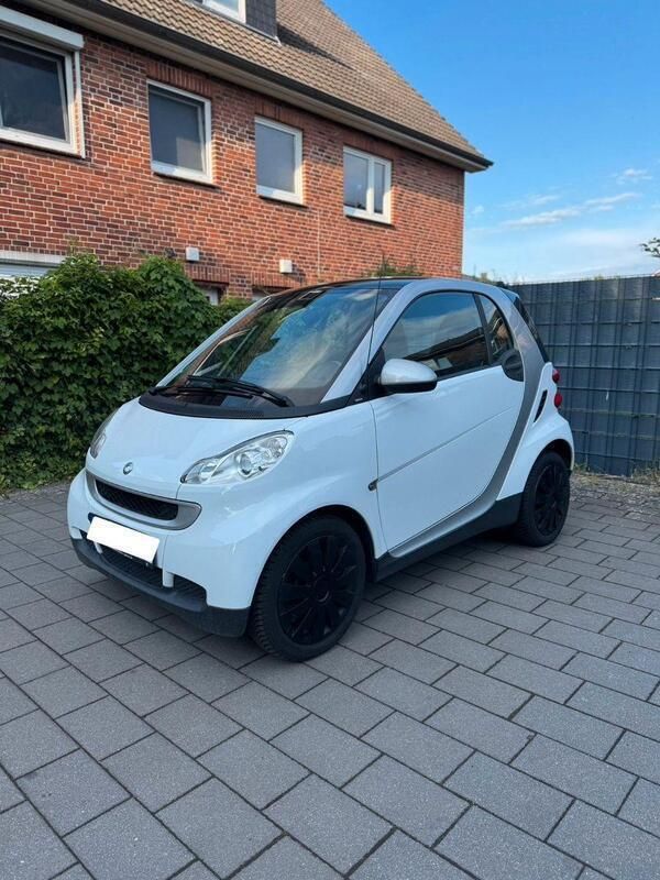Weiß Gebraucht 2009 Smart ForTwo Coupé Passion Coupé | 3.499 € (Guter Preis) - Bild 1/4