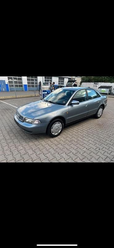 Silber Gebraucht 1997 Audi A4 Limousine | 1.600 € - Bild 1/4