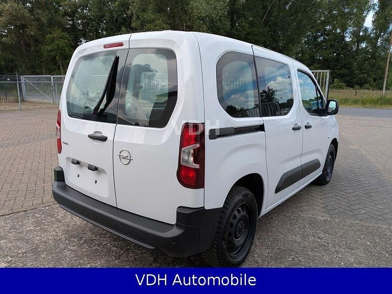 Gebraucht Opel Combo Basis 102 PS (75 kW) 2024 Weiß Van / Kleinbus