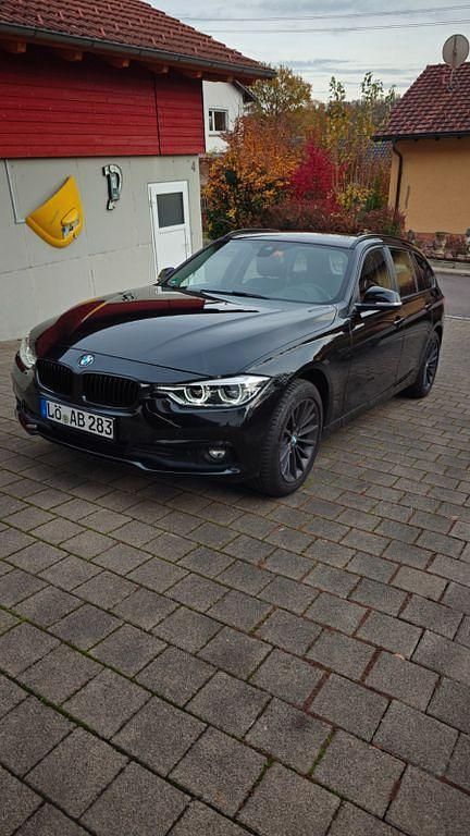 Schwarz Gebraucht 2017 BMW 320 Advantage Kombi | 16.999 € (Etwas zu teuer) - Bild 1/4