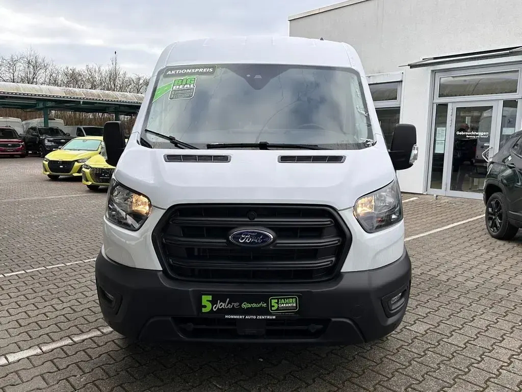 Gebraucht Ford Transit Trend 131 PS (96 kW) 2023 Frostweiß Van