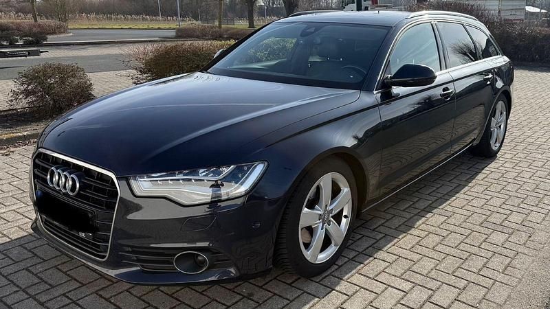 Gebraucht Audi A6 Ambiente 204 PS (150 kW) 2012 Blau Kombi