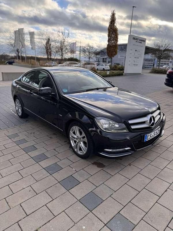 Gebraucht Mercedes C180 Edition 1 156 PS (114 kW) 2011 Schwarz Coupé