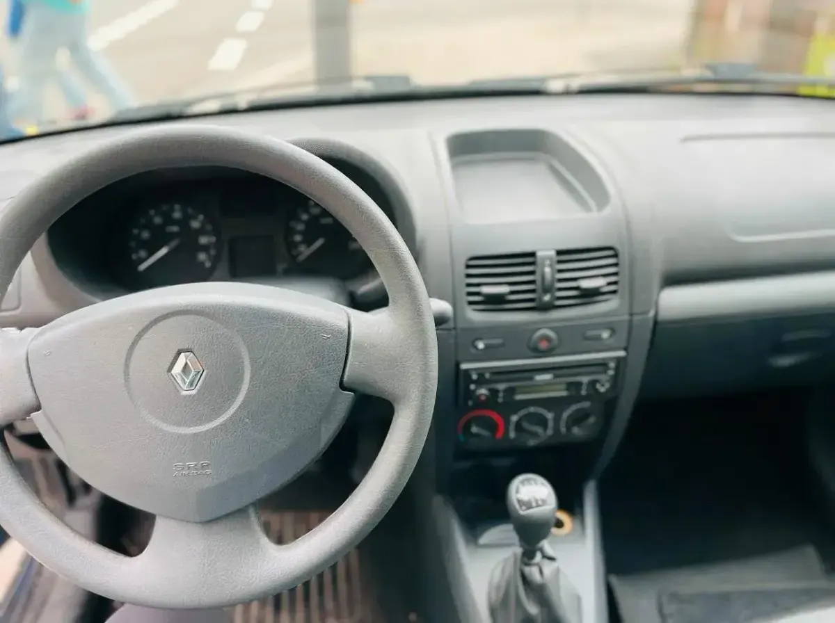 Second-hand Renault Clio II 75 CP (55 kW) 2009 Albastru Hatchback
