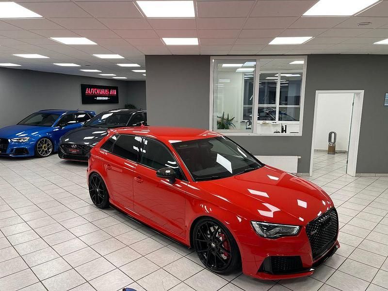 Gebraucht Audi RS3 Ambiente 367 PS (269 kW) 2015 Rot Limousine