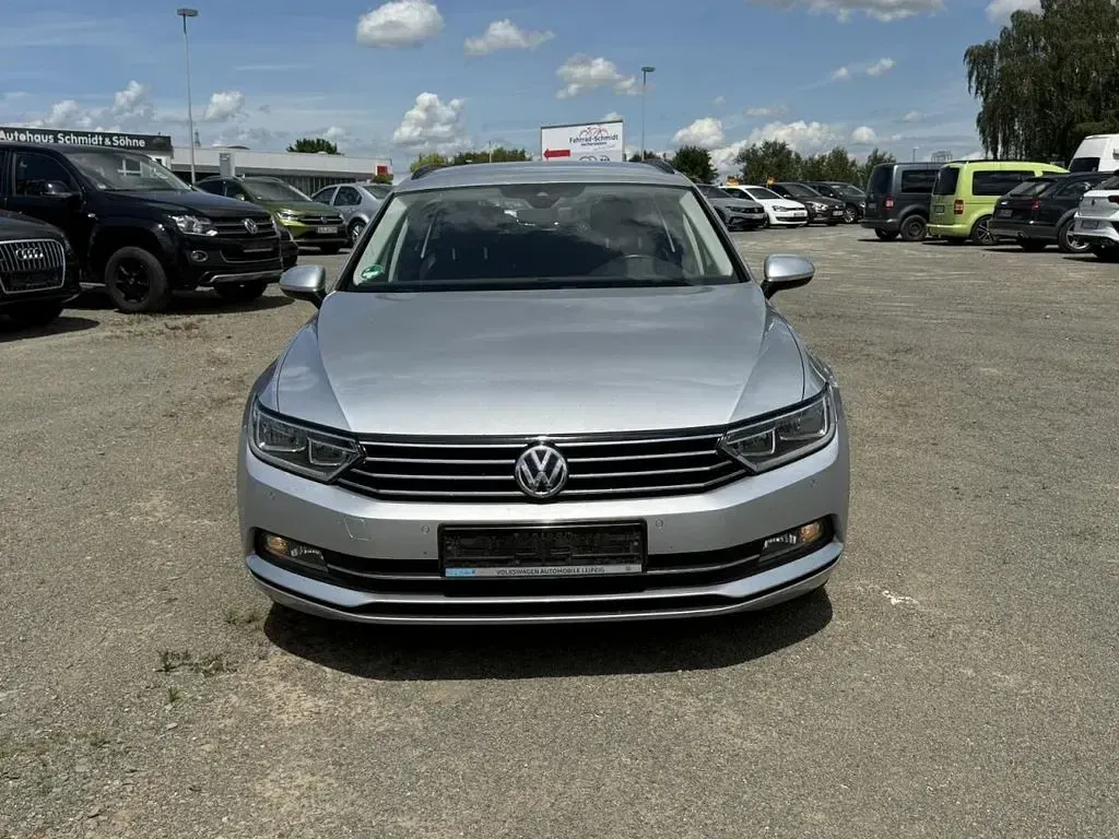 Gebraucht VW Passat Comfortline 150 PS (110 kW) 2019 Silber metallic Kombi