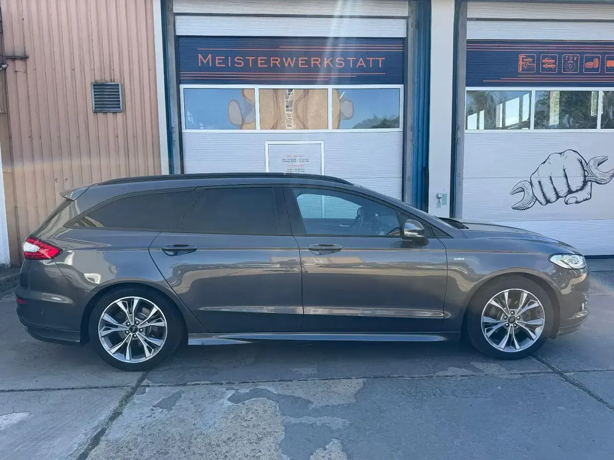Gebraucht Ford Mondeo ST-Line 179 PS (131 kW) 2018 Grau Kombi