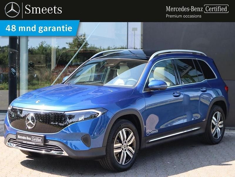 Blau Gebraucht 2025 Mercedes EQB250+ AMG line SUV | 46.555 € (Fairer Preis) - Bild 1/4