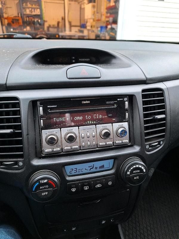 Silber Gebraucht 2007 Kia Magentis Limousine | 1.250 € - Bild 1/4