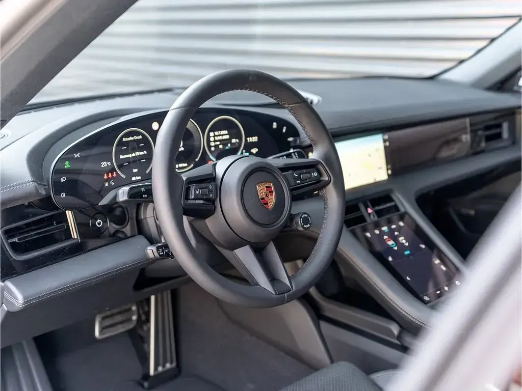 Neu Porsche Taycan Black Edition 319 kW (435 PS) 2026 Schwarz Kombi
