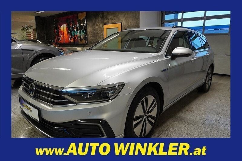 Silber Gebraucht 2020 VW Passat GTE Limousine | 15.890 € (Superpreis) - Bild 1/4