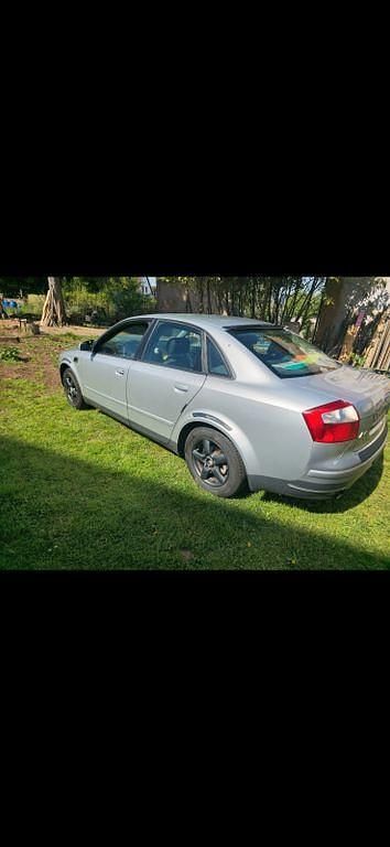 Silber Gebraucht 2003 Audi A4 Limousine | 750 € (Superpreis) - Bild 1/4