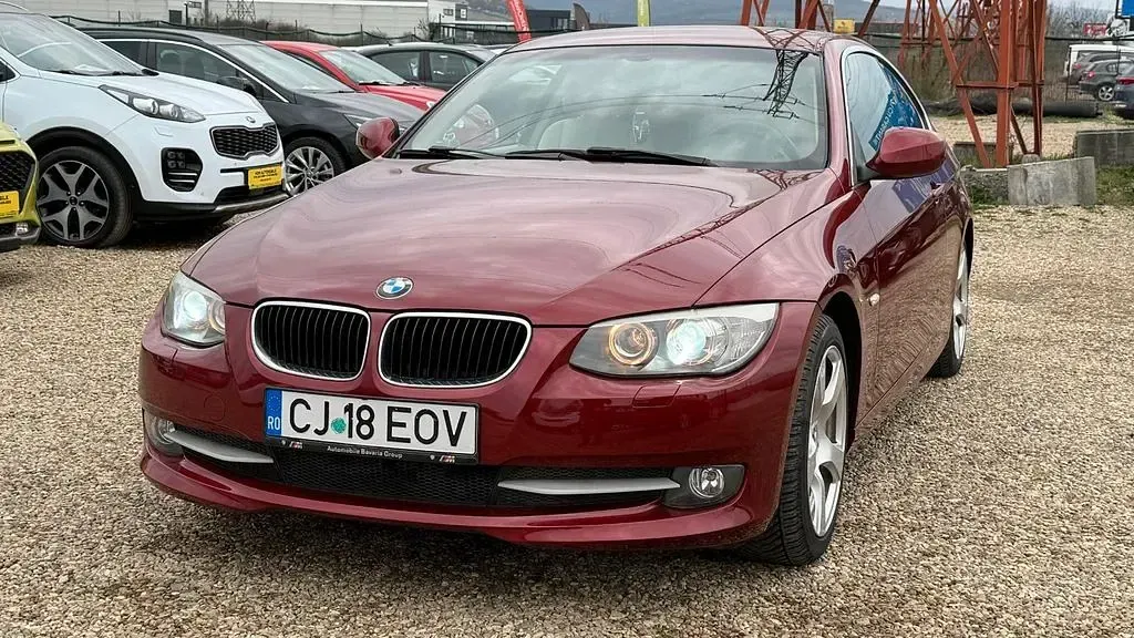 Gebraucht BMW 320 170 PS (125 kW) 2010 Rot Coupé