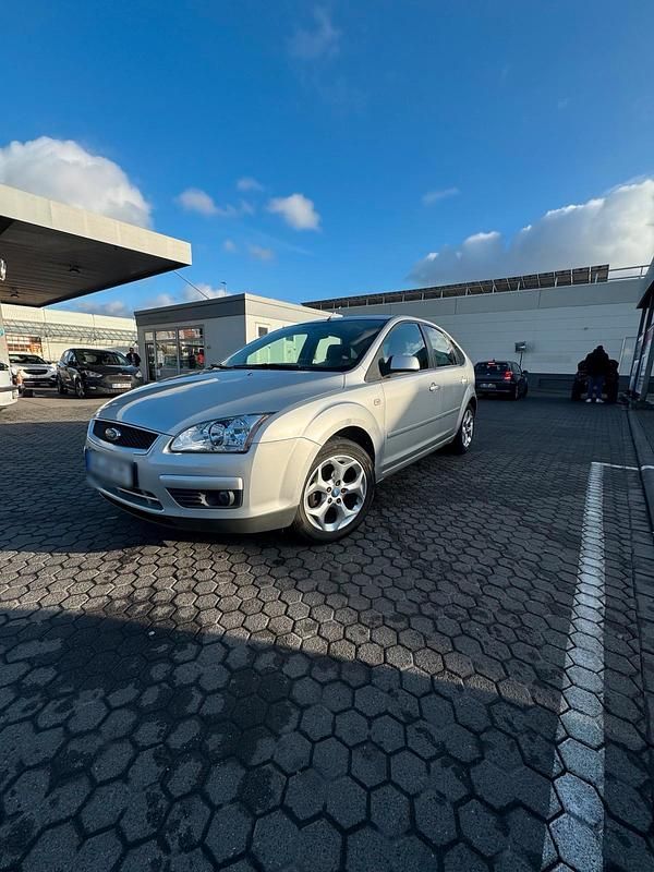 Usata Ford Focus 101 CV (74 kW) 2007 Argento Berlina