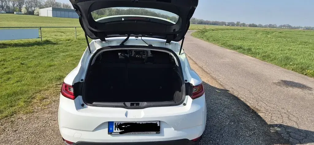 Usata Renault Mégane Life 101 CV (74 kW) 2017 Bianco Berlina