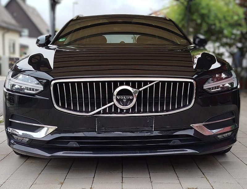 Schwarz Gebraucht 2018 Volvo V90 Inscription Kombi | 25.999 € (Etwas zu teuer) - Bild 1/4