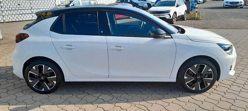Gebraucht Opel Corsa-e 100 kW (136 PS) 2023 Weiß Kleinwagen