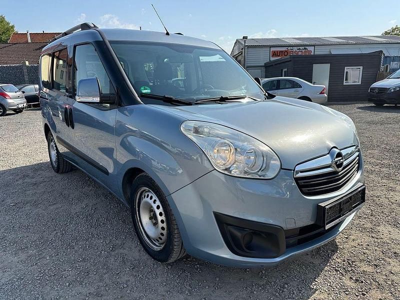 Blau Gebraucht 2012 Opel Combo Edition Van / Kleinbus | 4.700 € (Guter Preis) - Bild 1/4