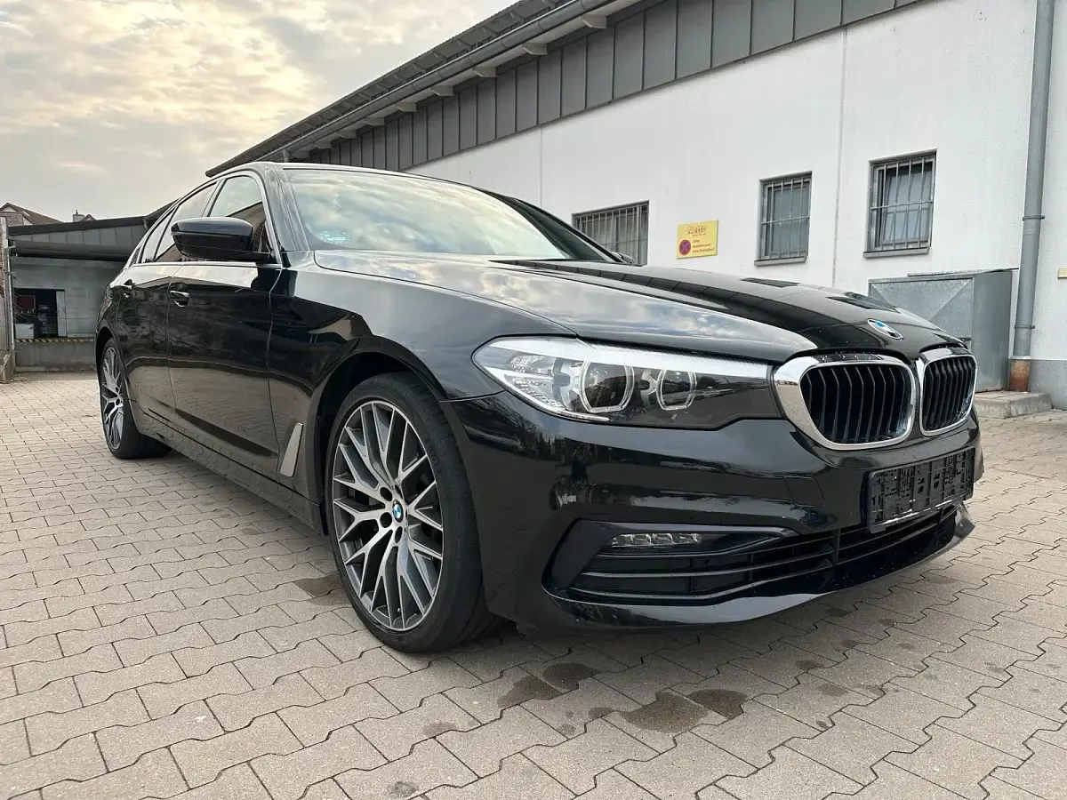 Gebraucht BMW 530 Sport Line 265 PS (194 kW) 2019 Schwarz Limousine