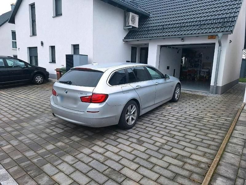 Gebraucht BMW 525 218 PS (160 kW) 2013 Silber Kombi