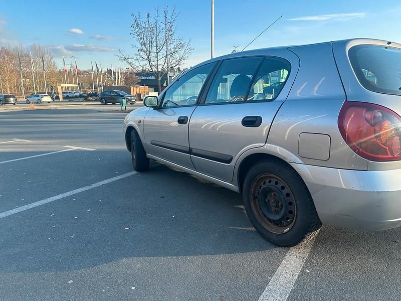 Gebraucht Nissan Almera 98 PS (72 kW) 2004 Silber Kleinwagen