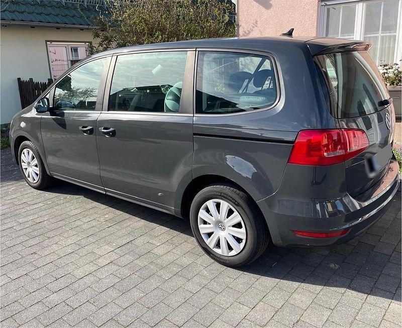 Gebraucht VW Sharan 116 PS (85 kW) 2014 Grau Van / Kleinbus