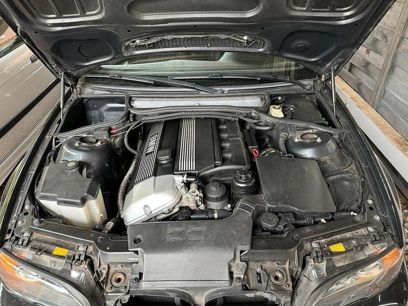 Gebraucht BMW 330 Cabriolet 231 PS (169 kW) 2004 Schwarz Cabrio