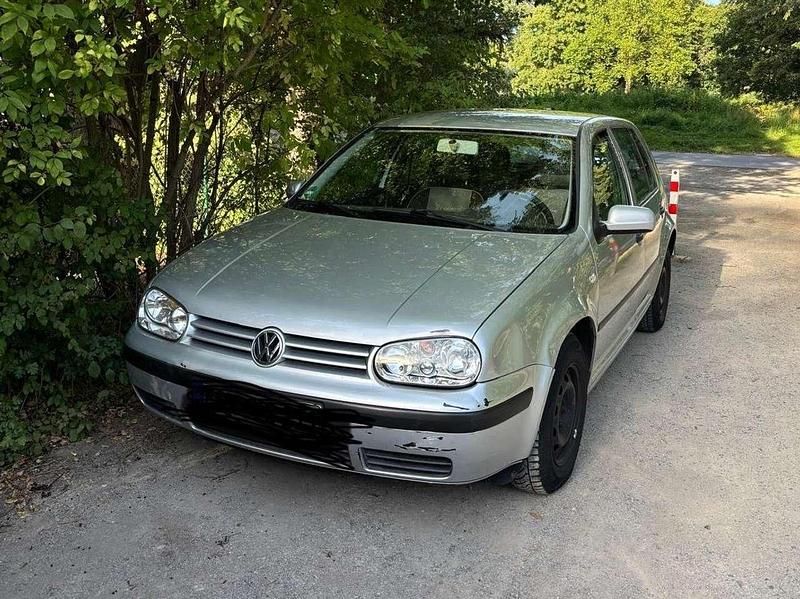 Silber Gebraucht 2002 VW Golf IV Limousine | 500 € (Superpreis) - Bild 1/4