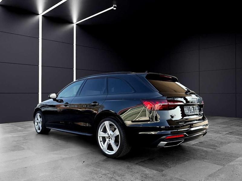 Gebraucht Audi A4 Advanced 204 PS (150 kW) 2023 Mythosschwarz metallic Kombi