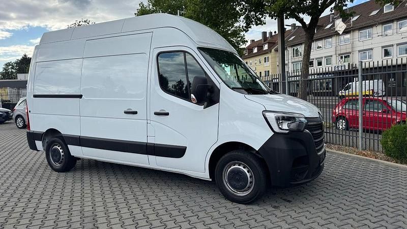 Second-hand Renault Master 179 CP (131 kW) 2021 Alb Monovolum