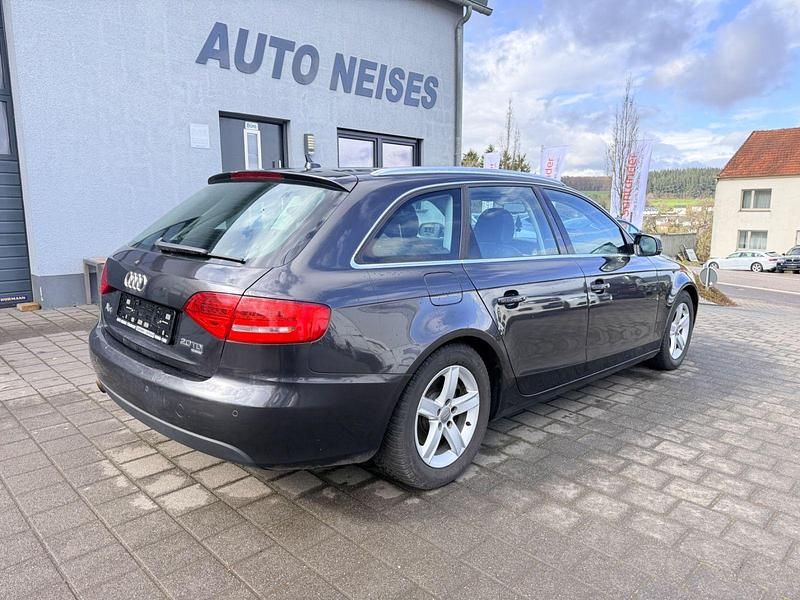 Gebraucht Audi A4 Attraction 170 PS (125 kW) 2010 Grau Kombi