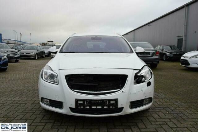 Gebraucht Opel Insignia Sport 160 PS (117 kW) 2013 Weiß Kombi
