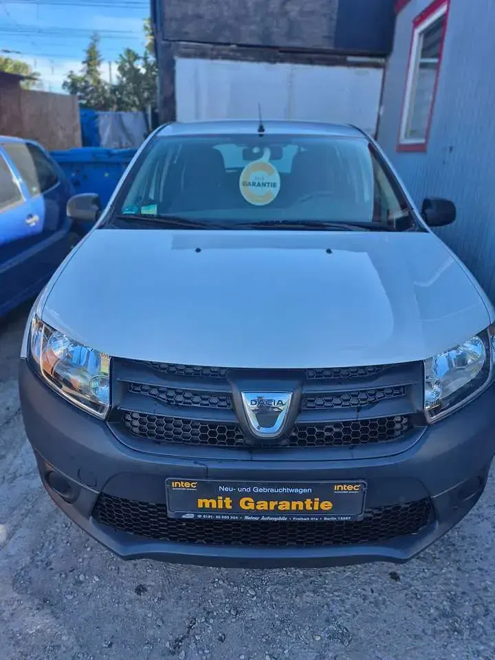 Gebraucht Dacia Sandero Essentiel 75 PS (55 kW) 2013 Gletscherweiss Kleinwagen