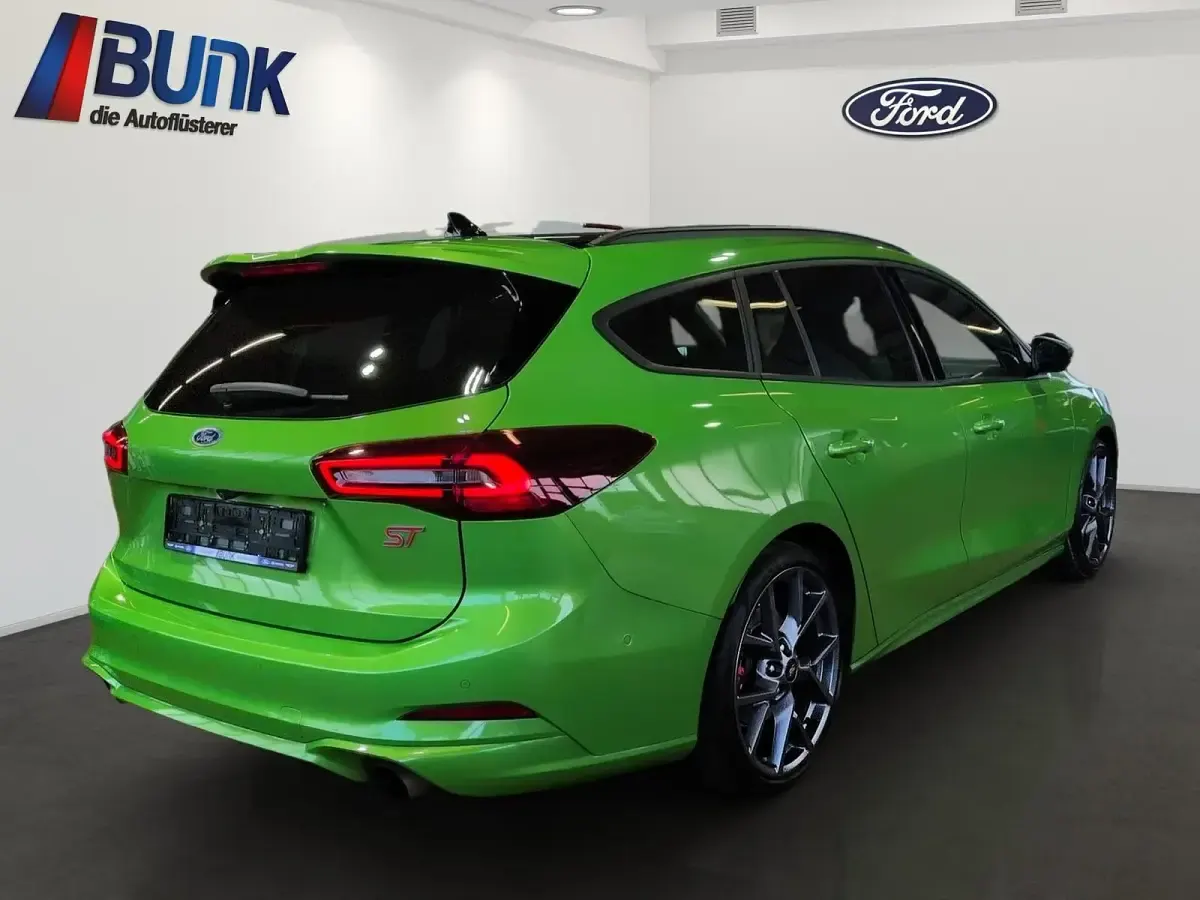Gebraucht Ford Focus ST 280 PS (205 kW) 2023 Mean green metallic (pn4jl)